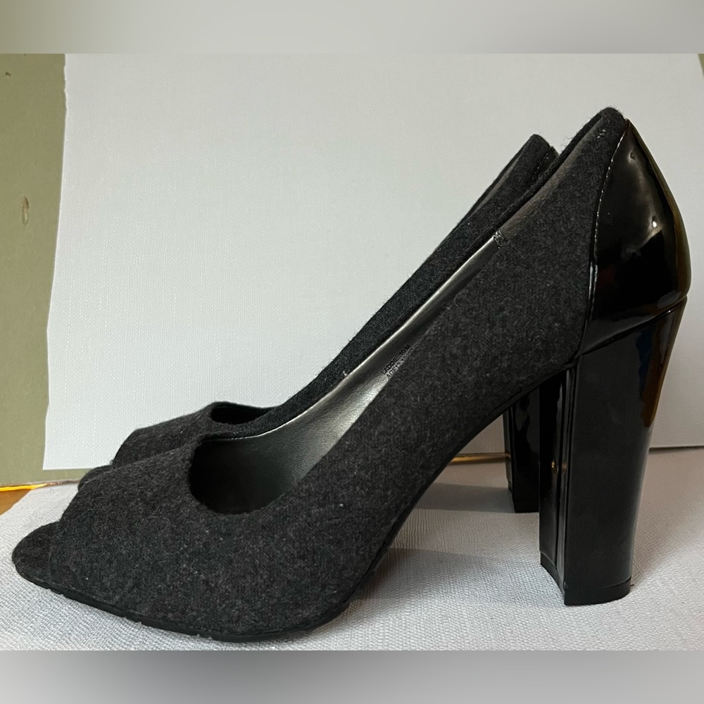 Dark grey felt with a peep toe and patent black heel